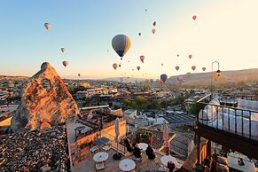 Bedrock Cave Hotel - Adults Only