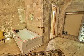 Bedrock Cave Hotel - Adults Only