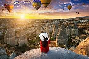 Bedrock Cave Hotel - Adults Only