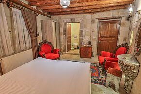 Bedrock Cave Hotel - Adults Only