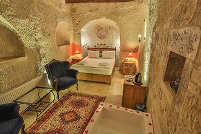 Bedrock Cave Hotel - Adults Only