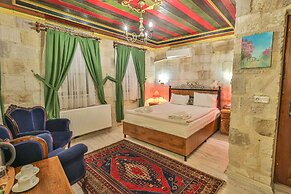 Bedrock Cave Hotel - Adults Only