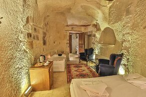 Bedrock Cave Hotel - Adults Only