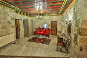 Bedrock Cave Hotel - Adults Only