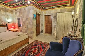 Bedrock Cave Hotel - Adults Only