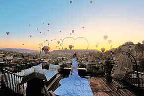 Bedrock Cave Hotel - Adults Only