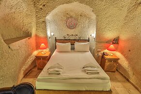Bedrock Cave Hotel - Adults Only