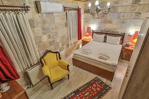 Bedrock Cave Hotel - Adults Only