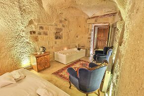Bedrock Cave Hotel - Adults Only