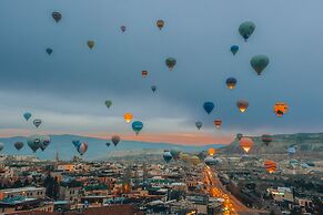 Bedrock Cave Hotel - Adults Only