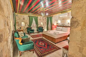 Bedrock Cave Hotel - Adults Only