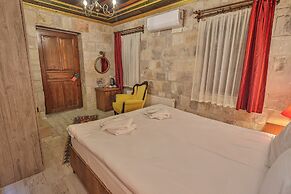 Bedrock Cave Hotel - Adults Only