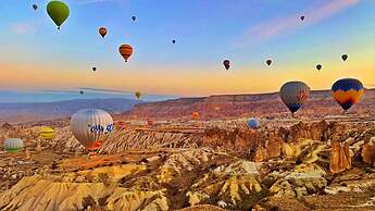 Bedrock Cave Hotel - Adults Only