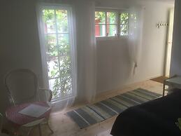 Varmdovagen B&B Cottage