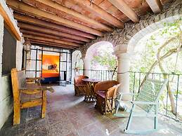 Casa de los Espíritus Alegres By Rotamundos