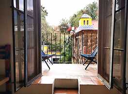 Casa de los Espíritus Alegres By Rotamundos