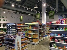 Oceanic View Apartment at Fern Court