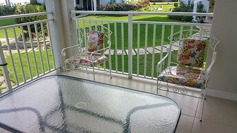 Oceanic View Apartment at Fern Court