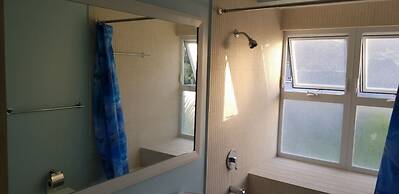 Oceanic View Apartment at Fern Court