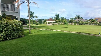 Oceanic View Apartment at Fern Court