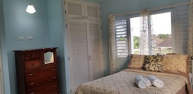 Oceanic View Apartment at Fern Court