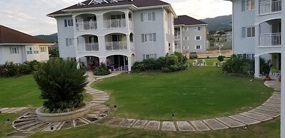 Oceanic View Apartment at Fern Court