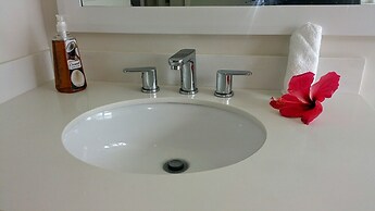 Oceanic View Apartment at Fern Court