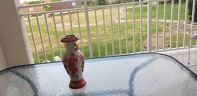 Oceanic View Apartment at Fern Court