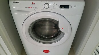 Oceanic View Apartment at Fern Court