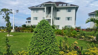 Oceanic View Apartment at Fern Court