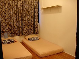 The Bodhi Lodge - Hostel