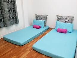 The Bodhi Lodge - Hostel