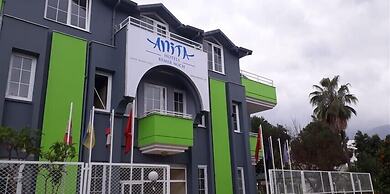 Anita Kemer Noch Hotel