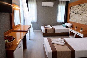 Anita Kemer Noch Hotel