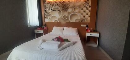 Anita Kemer Noch Hotel