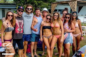 INFINITY Beach Club - Hostel