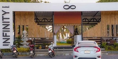 INFINITY Beach Club - Hostel