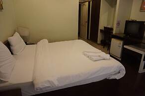 Narakul Resort Hotel