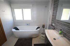 Luxury Penthouse Guatipiti