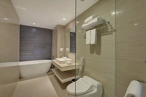 Platinum Adisucipto Hotel & Conference