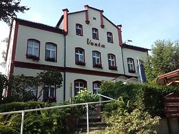 Hotel  Vesta