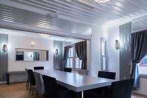 Delight Deluxe Aparts