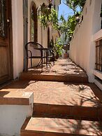 Posada Colonial Apartments