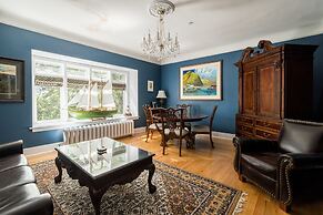 Monroe House Executive Suites