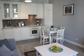 Friendhouse Apartments - Train Station Area