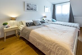 Friendhouse Apartments - Train Station Area