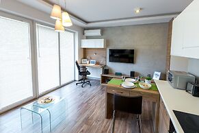 Friendhouse Apartments - Train Station Area