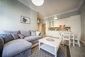 Friendhouse Apartments - Train Station Area