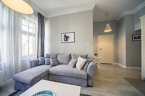 Friendhouse Apartments - Train Station Area