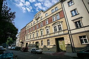 Friendhouse Apartments - Train Station Area